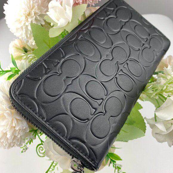 COACH CE551 Accordion Zip Wallet in Signature Emboss LT, QB/Black - Picture 2 of 5